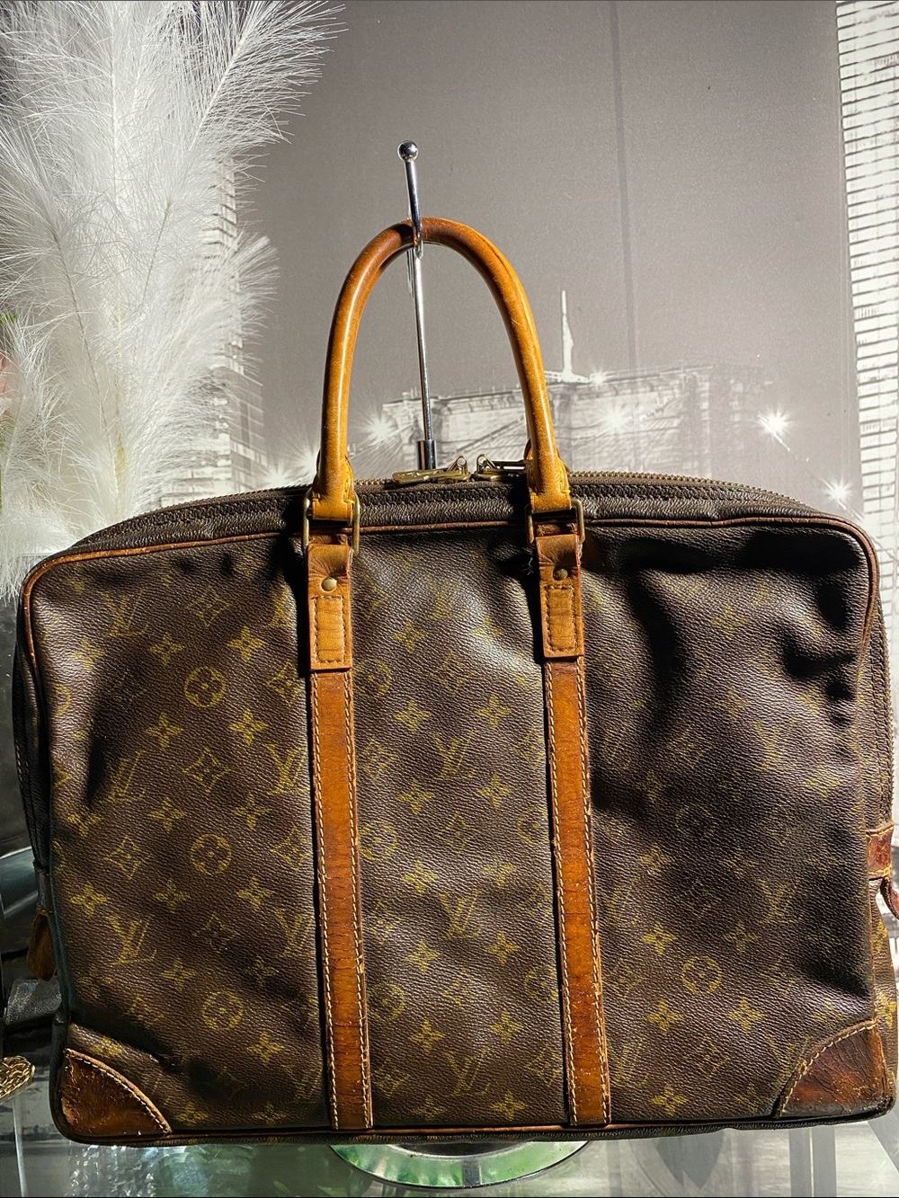 Authentic Vintage Louis Vuitton Brown Monogram Canvas Weekender/Document Bag - Picture 4 of 16